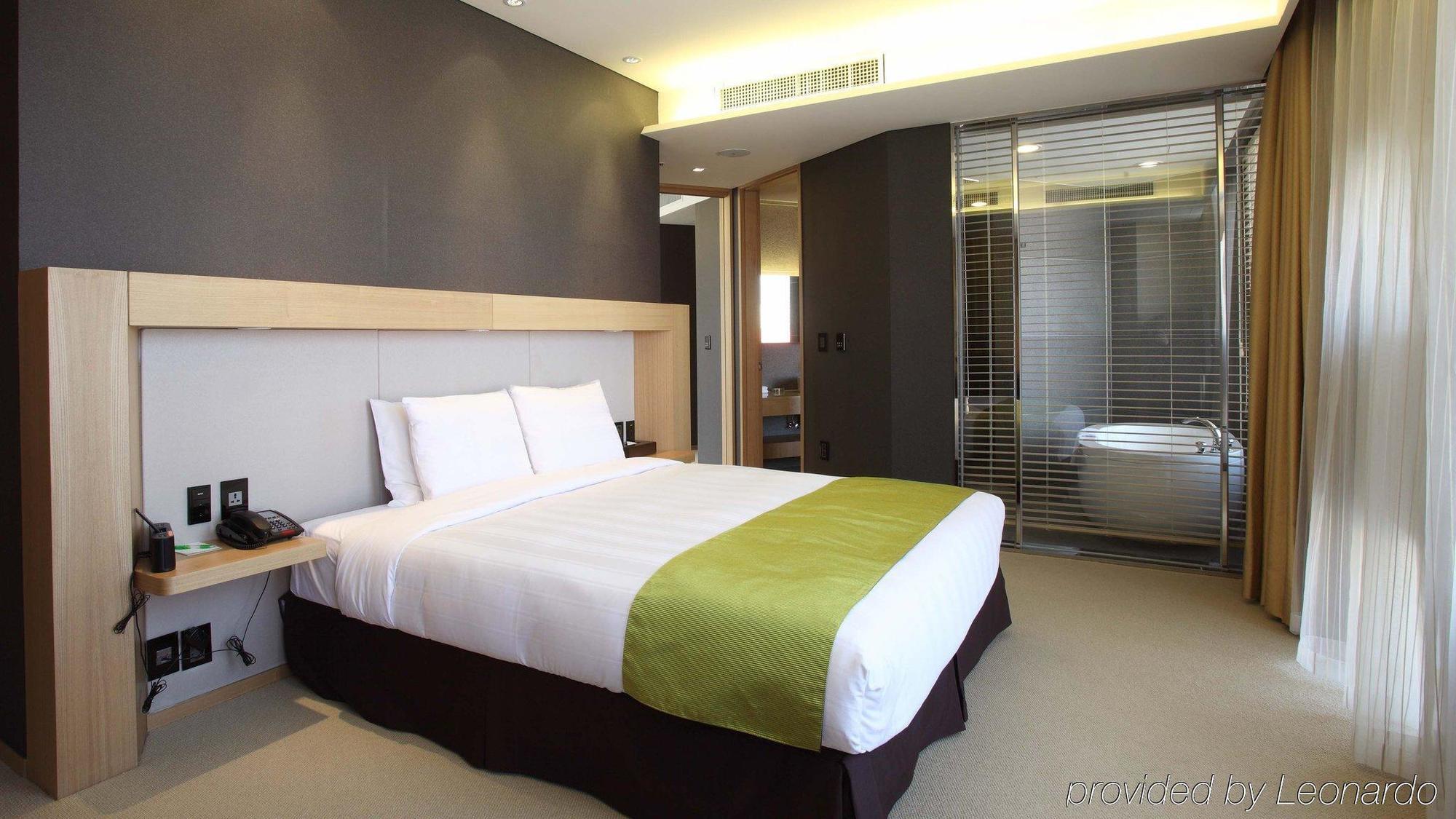 Hotel Ramada Plaza By Wyndham Gwangju Gwangju Metropolitan City Exterior foto